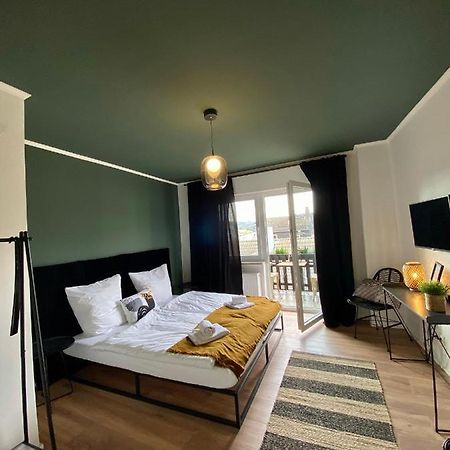 Schlafen Ueber Der Whiskybar Apartment ฮูเดสไฮม์ แอม ไฮน์ ภายนอก รูปภาพ