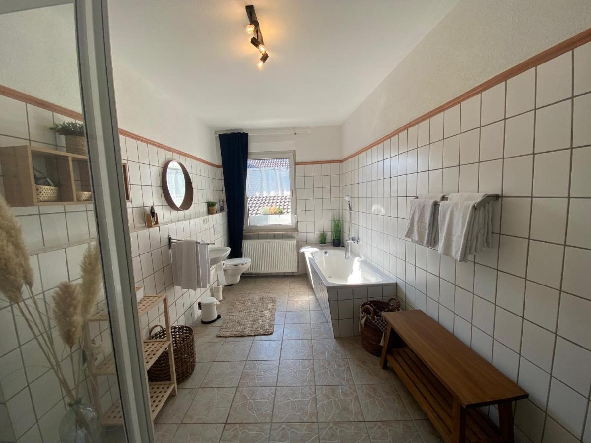Schlafen Ueber Der Whiskybar Apartment ฮูเดสไฮม์ แอม ไฮน์ ภายนอก รูปภาพ